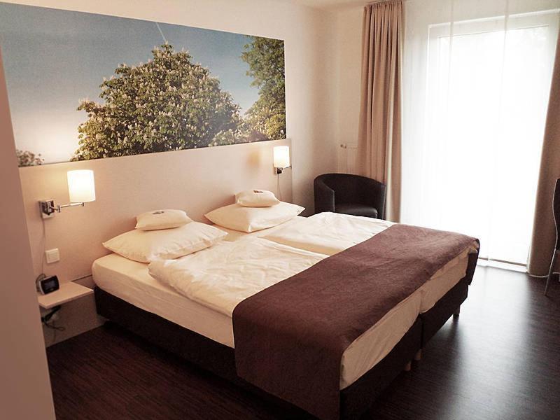 Das Neue Hotel Am Park โฟรนเดนแบร์ก ภายนอก รูปภาพ